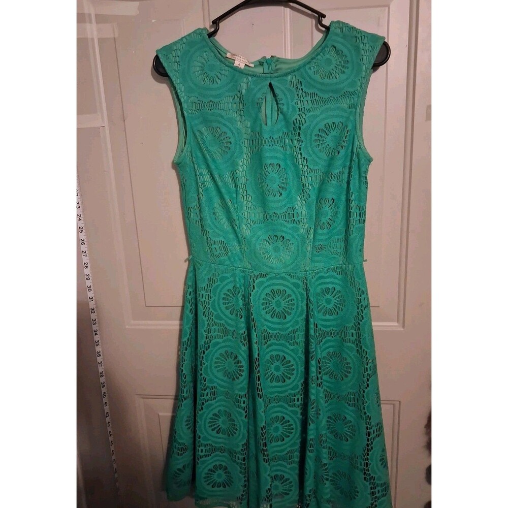 London Style Collection Green Floral Lace A-Line Dress Women's Size 4 Keyhole